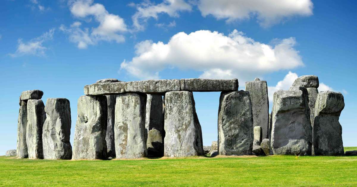 Guided Private Tour to Stonehenge and Bath from London